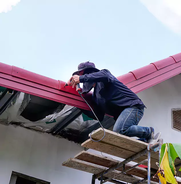 Expert Gutter and Roof Repair: Keeping Oak Lawn Properties Dry and Protected