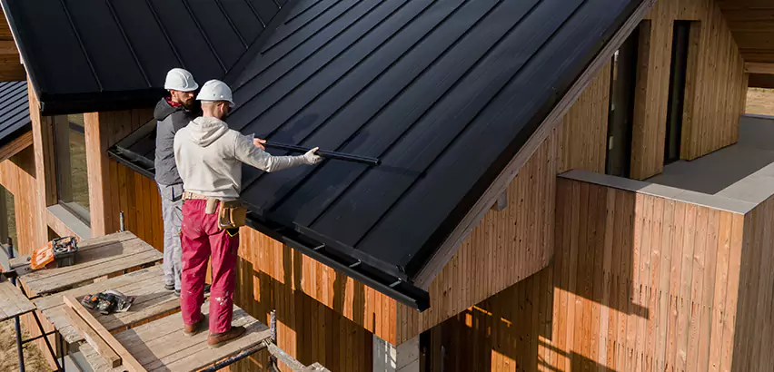 Metal Roof Maintenance in Oak Lawn