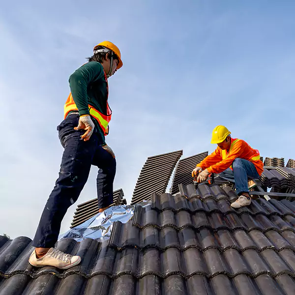 Why Oak Lawn, IL Property Owners Trust Oak Lawn Roofing Contractors for Emergency Roof Repair?