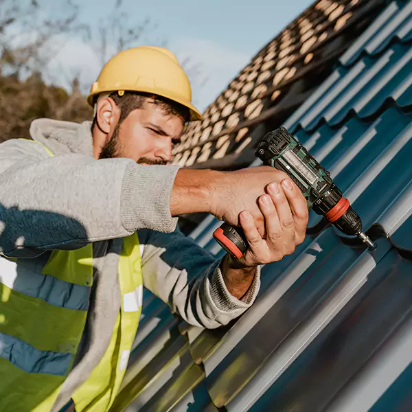 Why Oak Lawn Property Owners Choose Oak Lawn Roofing Contractors for Metal Roof Replacement?
