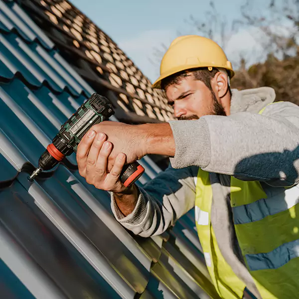 Why Oak Lawn Homeowners Choose Oak Lawn Roofing Contractors for Steel Roof Repair Service?